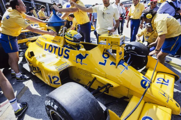 Zoom On 1/12 80's F1 monitor