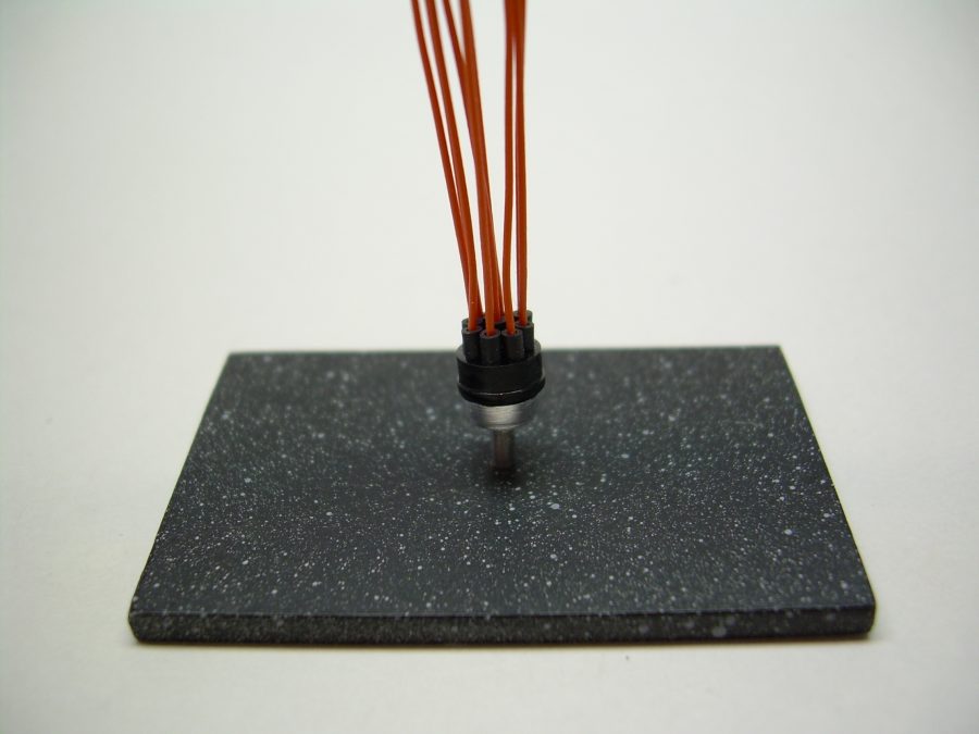 ProScale 1/25 Pre-wired V8 Distributor (Red)