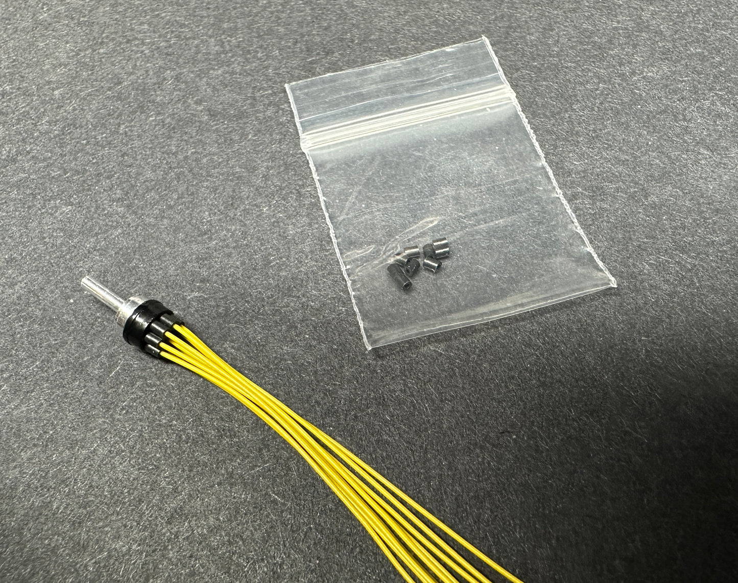 ProScale 1/25 Pre-wired V8 Distributor (Yellow)